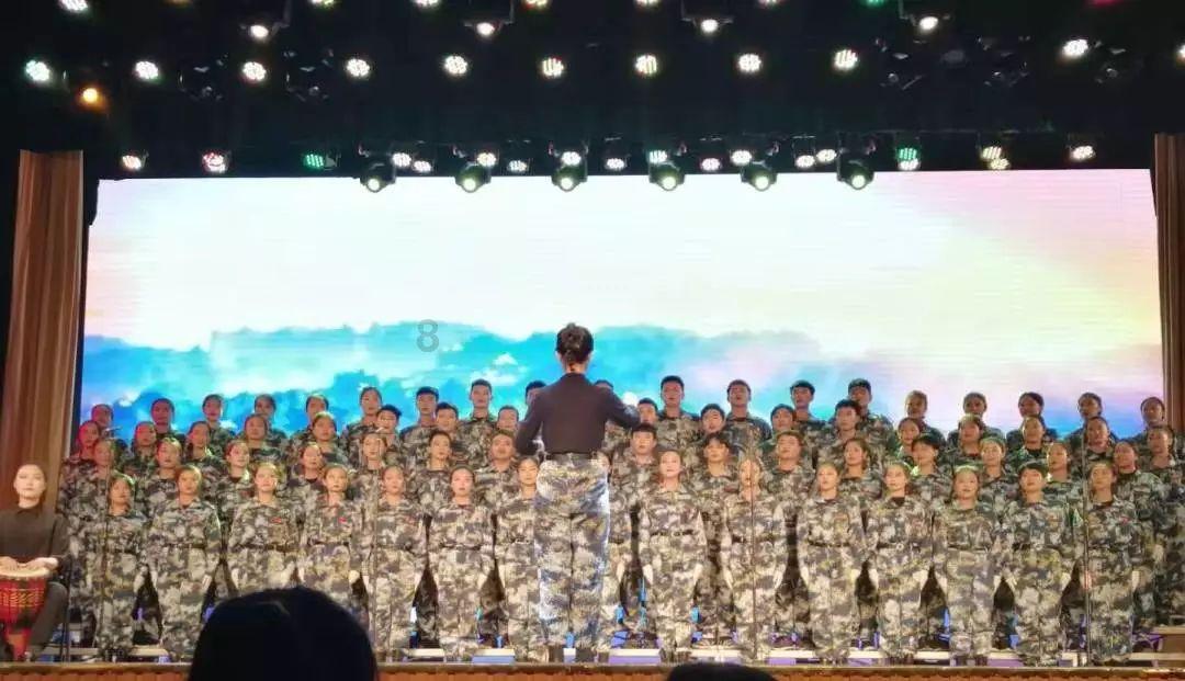 可爱奥莉甜美夏装